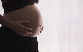 can you suck in your stomach when pregnant