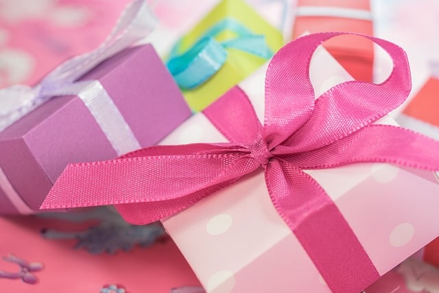 Do You Bring A Gift To A Gender Reveal Party