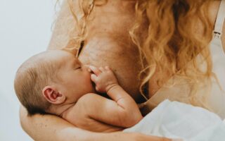 baby squirming when breastfeeding