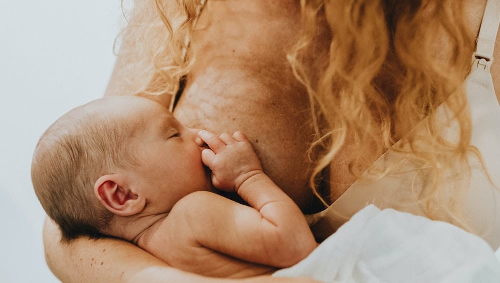 Can You Bleach Your Hair While Breastfeeding?
