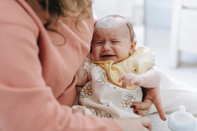 Understanding Baby Crying While Bottle Feeding