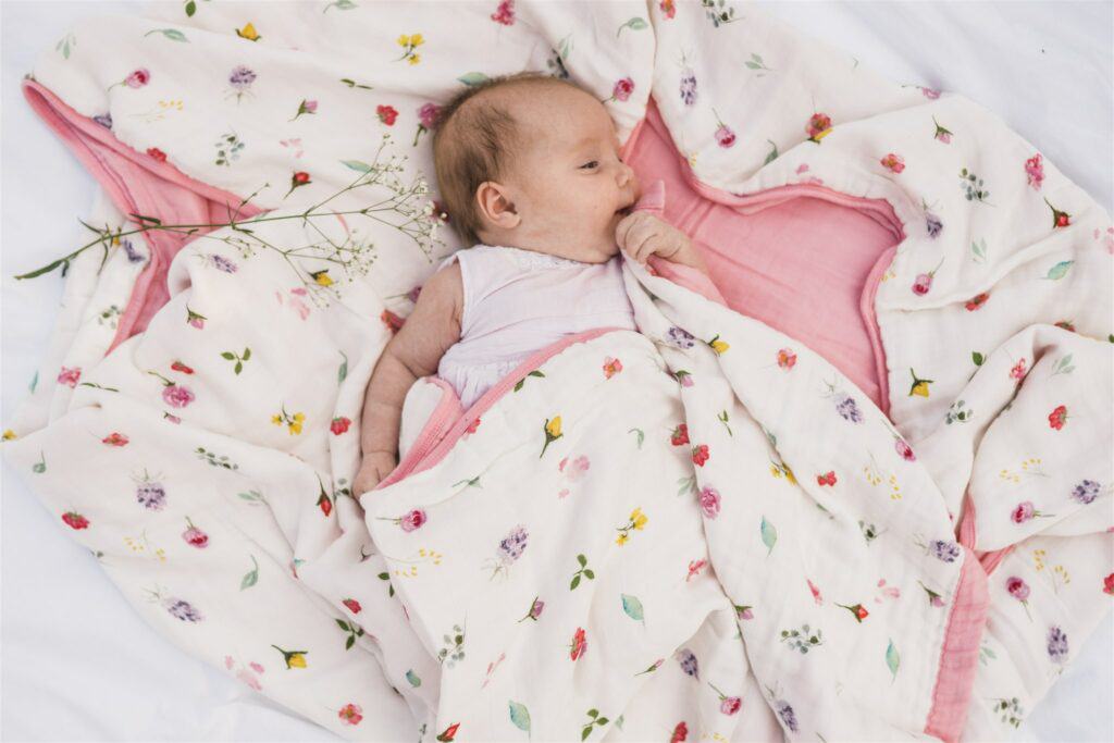 Comparing Receiving Blankets and Swaddle Blankets