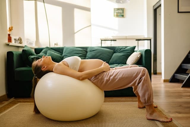 Is It Safe to Crack Your Back While Pregnant?