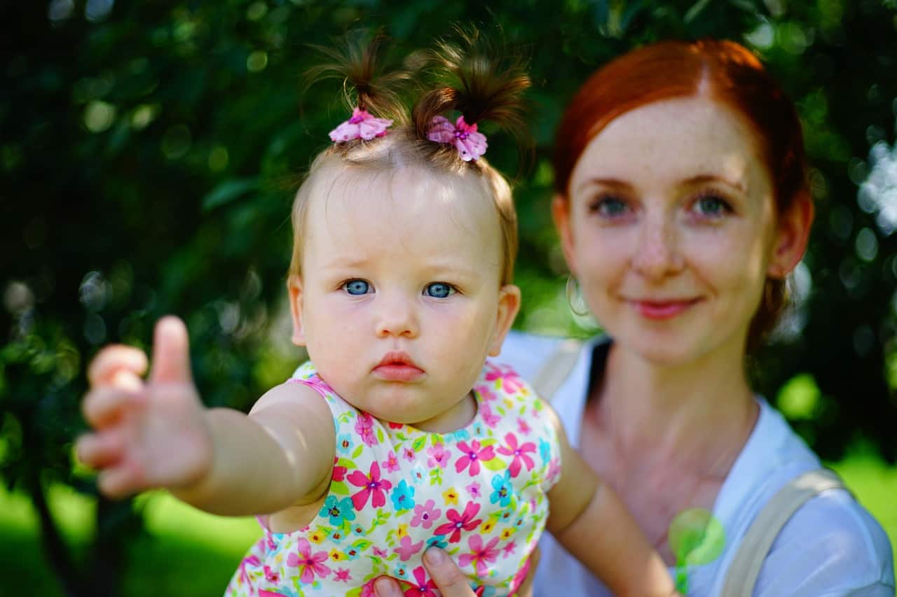 How many words should a 15 month old say expert advice and guidelines